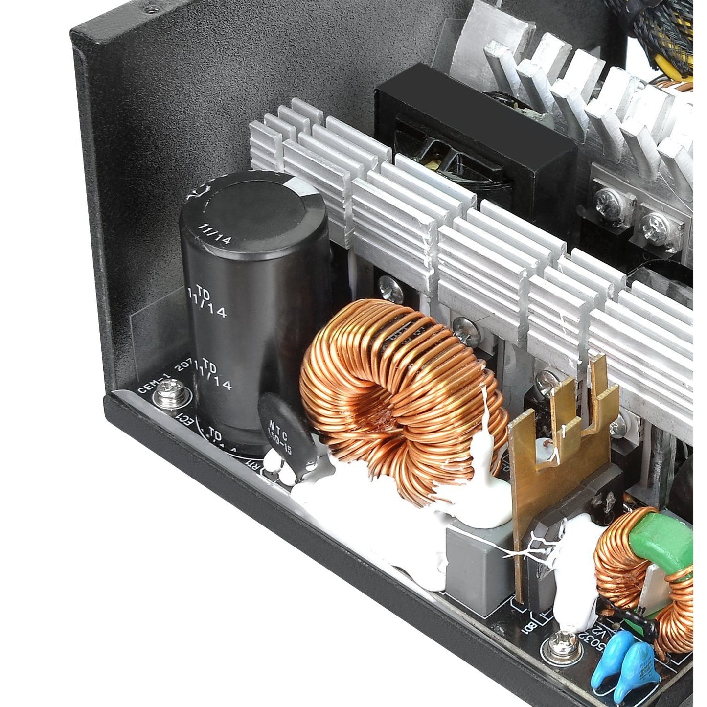 Thermaltake Smart Series 600W Power Supply SLI  CrossFire Ready Continuous Power, Intel ATX12V V2.3,PCI E, EPS12V 80 PLUS Certified Active PFC, Haswell Ready (PS-SPD-0600NPCWUS-W)