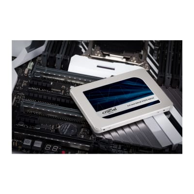 Crucial MX500 250GB SSD, SATA III 6 Gb/s Interface | Up to 560 MB/s Sequential Read Speed (CT250MX500SSD1)